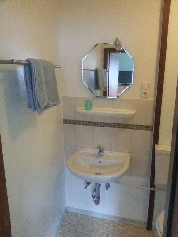 Single Room,226052888:JPEG